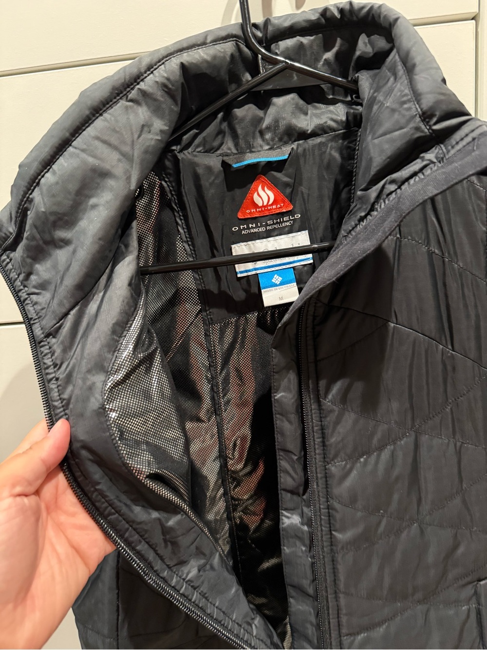 Columbia Black Quilted Insulated Women's Vest - Picture 2 of 3